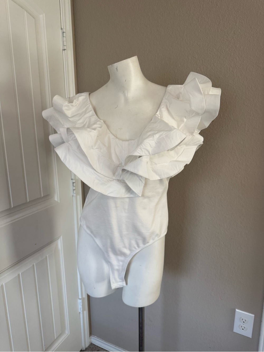 Karen Millen White Ruffle-Trim Bodysuit